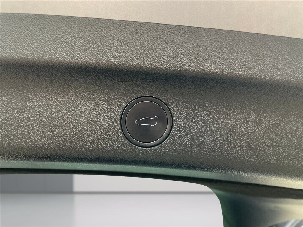 Tesla Model Y EL Performance AWD 534HK 5d Aut. - Image 17