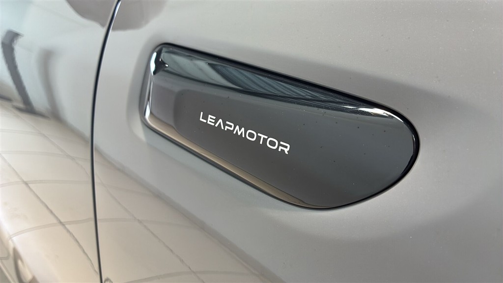 Leapmotor B05 EL Design 218HK 5d Aut. - Image 41