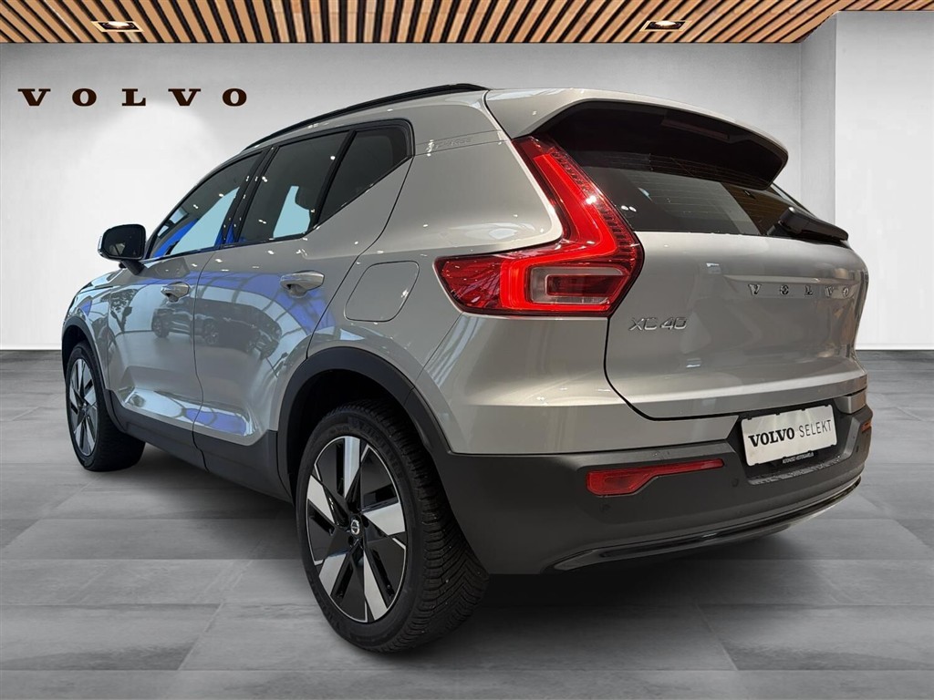 Volvo XC40 Recharge Extended Range Core 252HK 5d Aut. - Image 2
