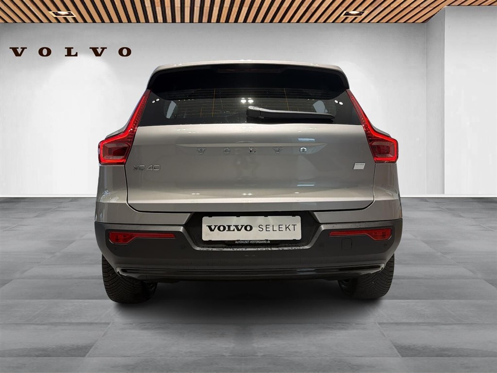 Volvo XC40 Recharge Extended Range Core 252HK 5d Aut. - Image 8
