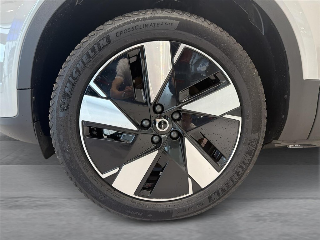 Volvo XC40 Recharge Extended Range Core 252HK 5d Aut. - Image 10