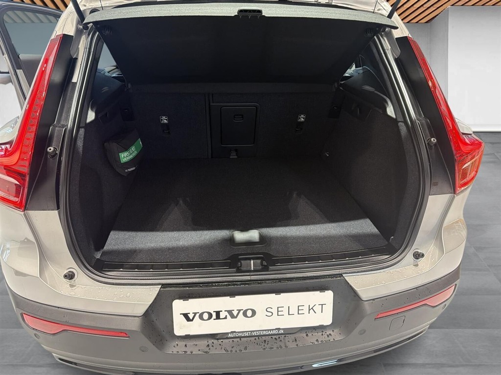 Volvo XC40 Recharge Extended Range Core 252HK 5d Aut. - Image 14
