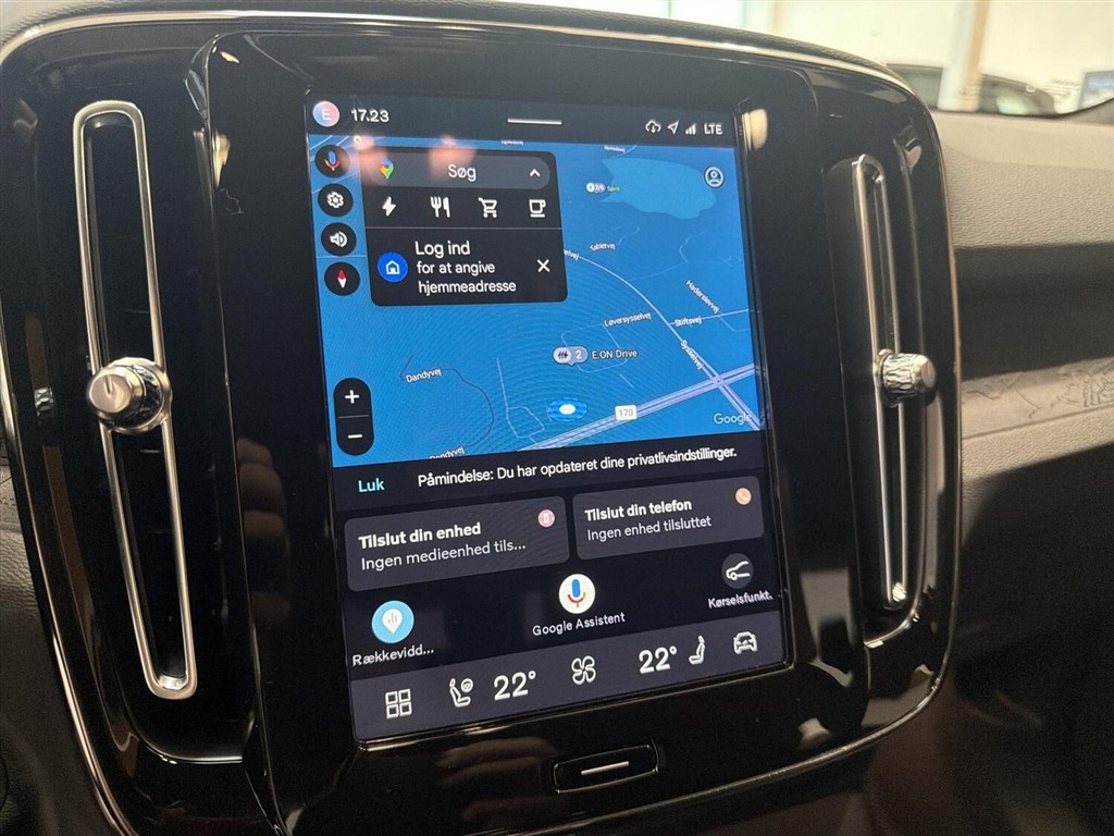 Volvo XC40 Recharge Extended Range Core 252HK 5d Aut. - Image 15