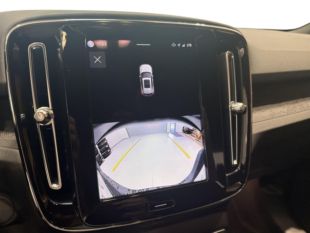 Volvo XC40 Recharge Extended Range Core 252HK 5d Aut. - Image 16