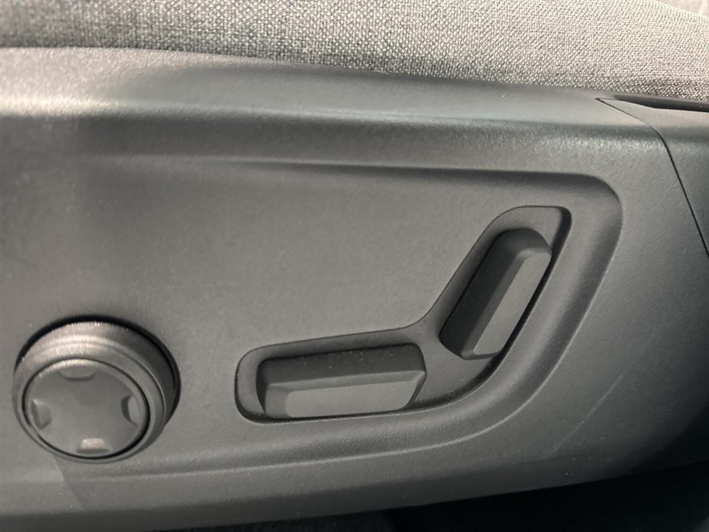 Volvo XC40 P6 Recharge Ultimate 231HK 5d Aut. - Image 12