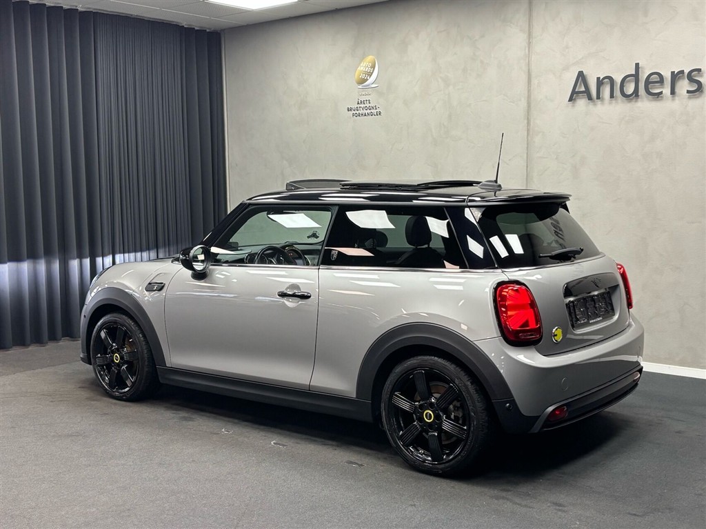 Mini Cooper SE EL Mini Yours 184HK 3d Aut. - Image 3