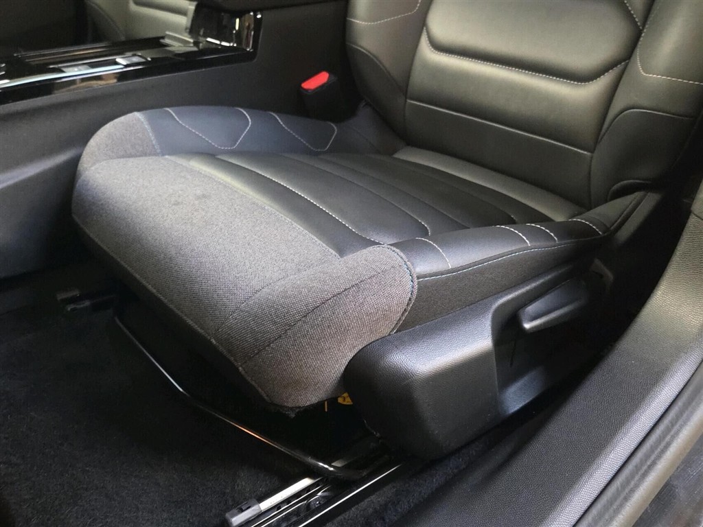 Citroën e-C4 EL Shine 136HK 5d Aut. - Image 8