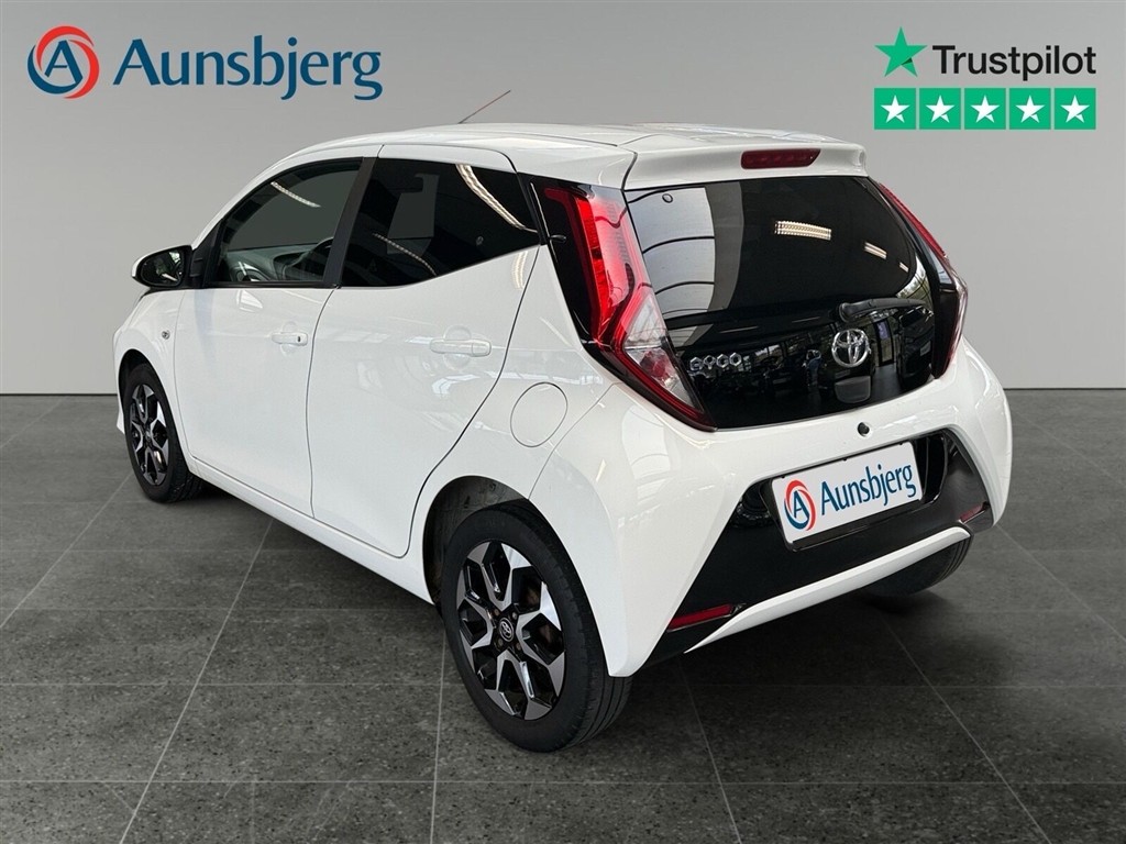 Toyota Aygo 1,0 VVT-I X-Press 72HK 5d - Image 3
