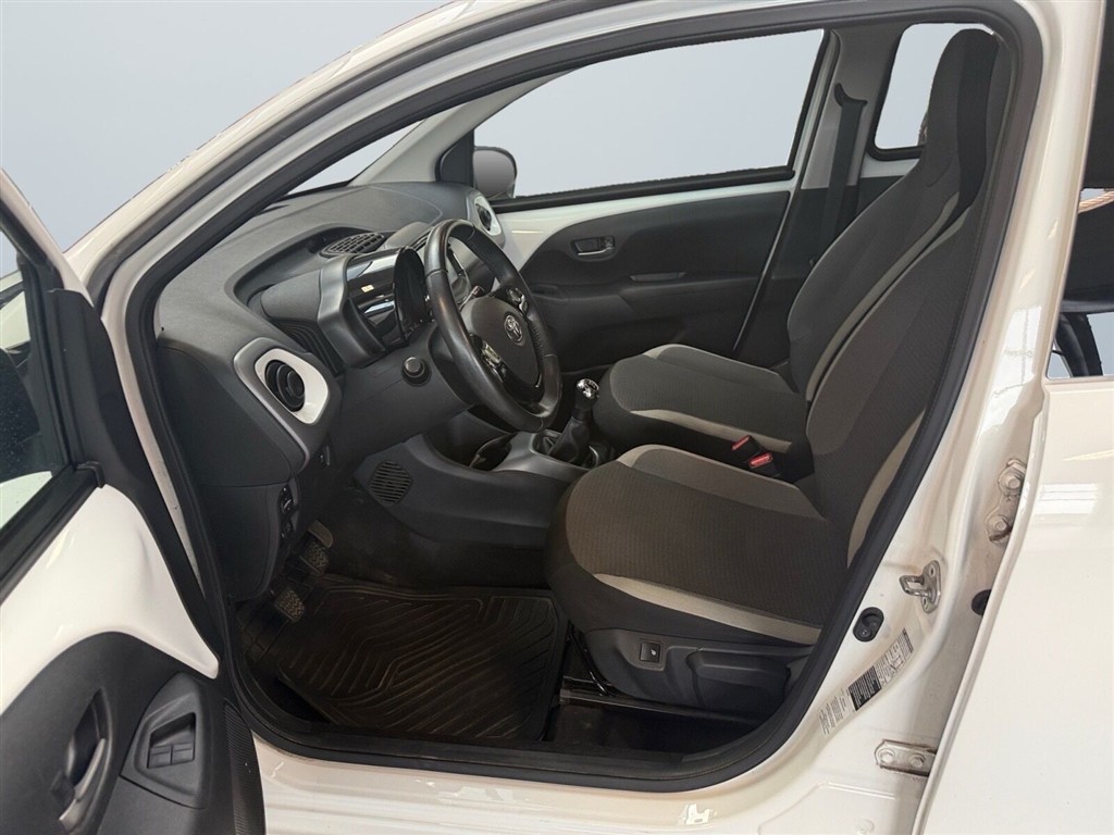 Toyota Aygo 1,0 VVT-I X-Press 72HK 5d - Image 10