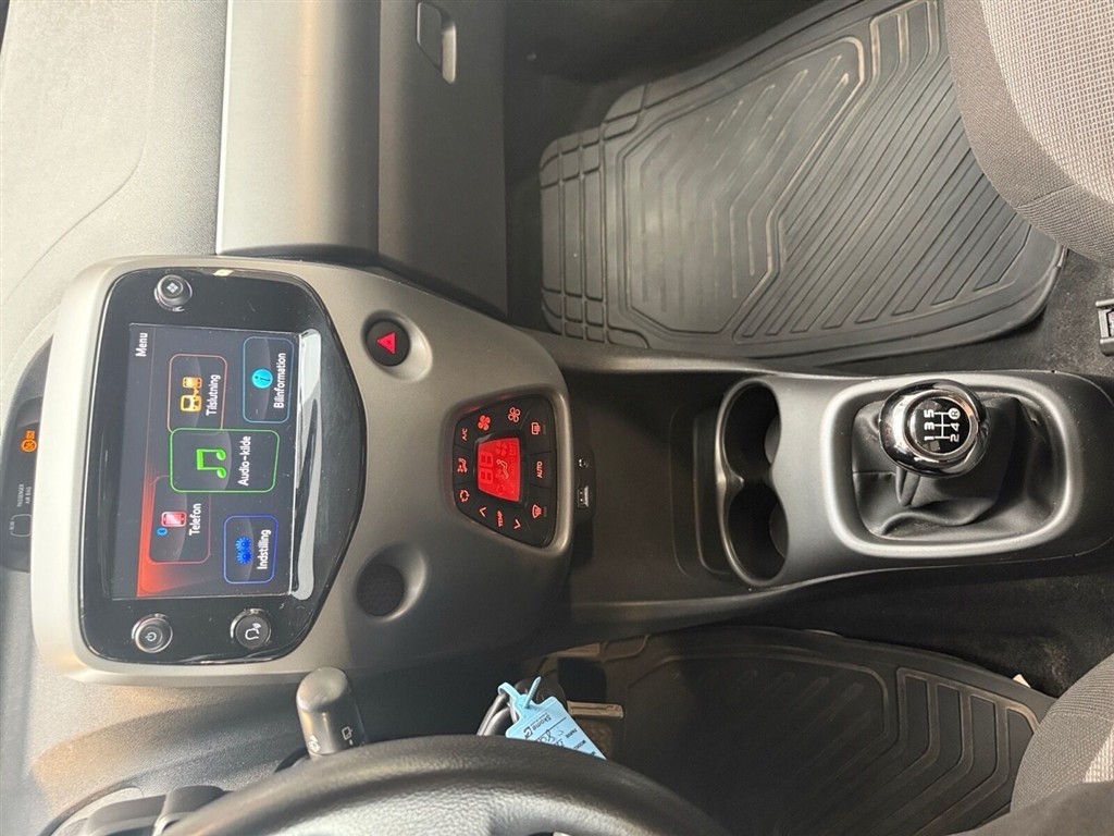 Toyota Aygo 1,0 VVT-I X-Press 72HK 5d - Image 12