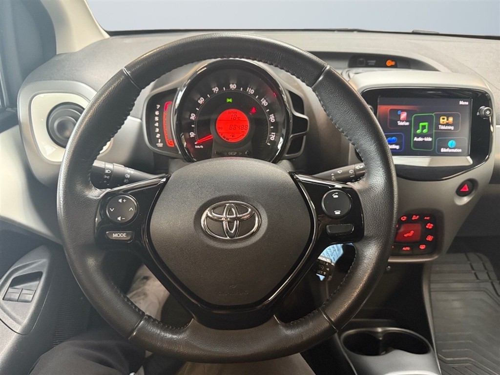 Toyota Aygo 1,0 VVT-I X-Press 72HK 5d - Image 13