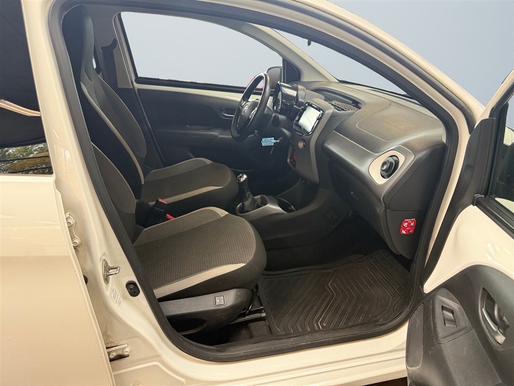 Toyota Aygo 1,0 VVT-I X-Press 72HK 5d - Image 15