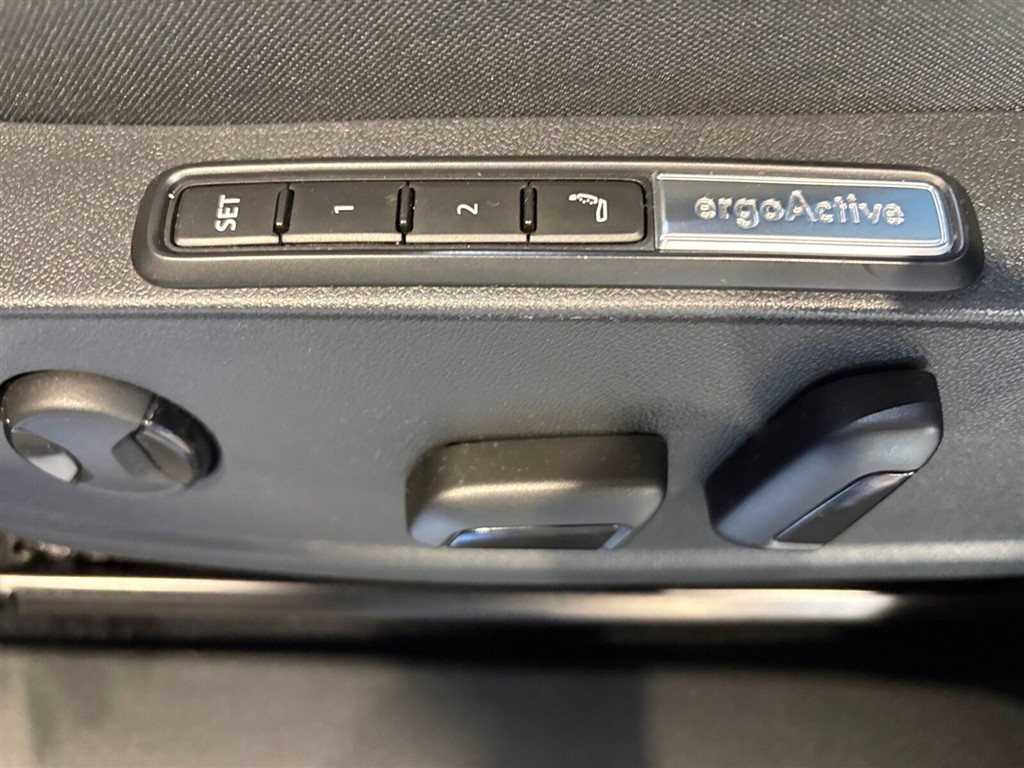 VW ID.4 EL Pro Performance 204HK 5d Aut. - Image 21
