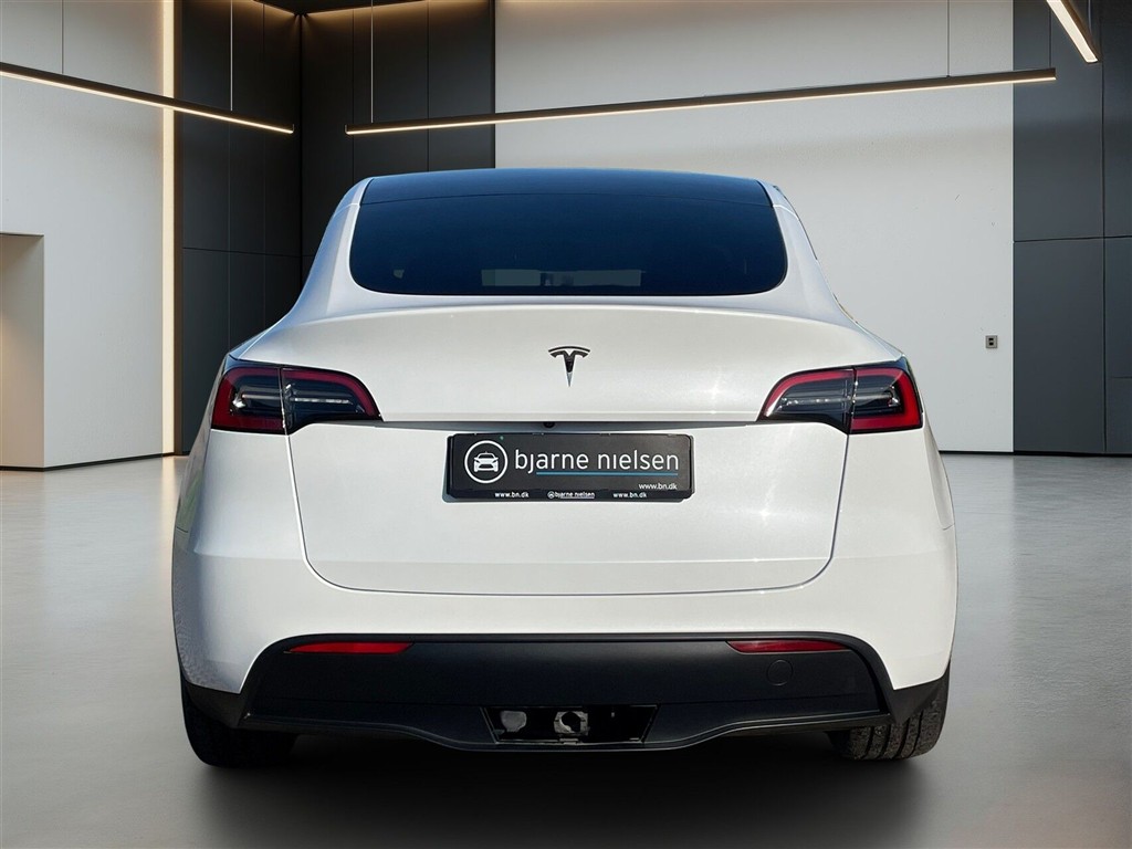 Tesla Model Y EL RWD 299HK 5d Aut. - Image 3