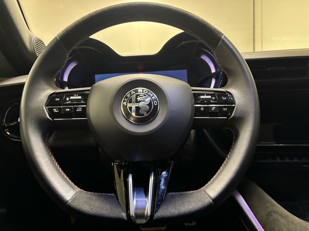 Alfa Romeo Junior EL Intensa 156HK 5d Aut. - Image 8