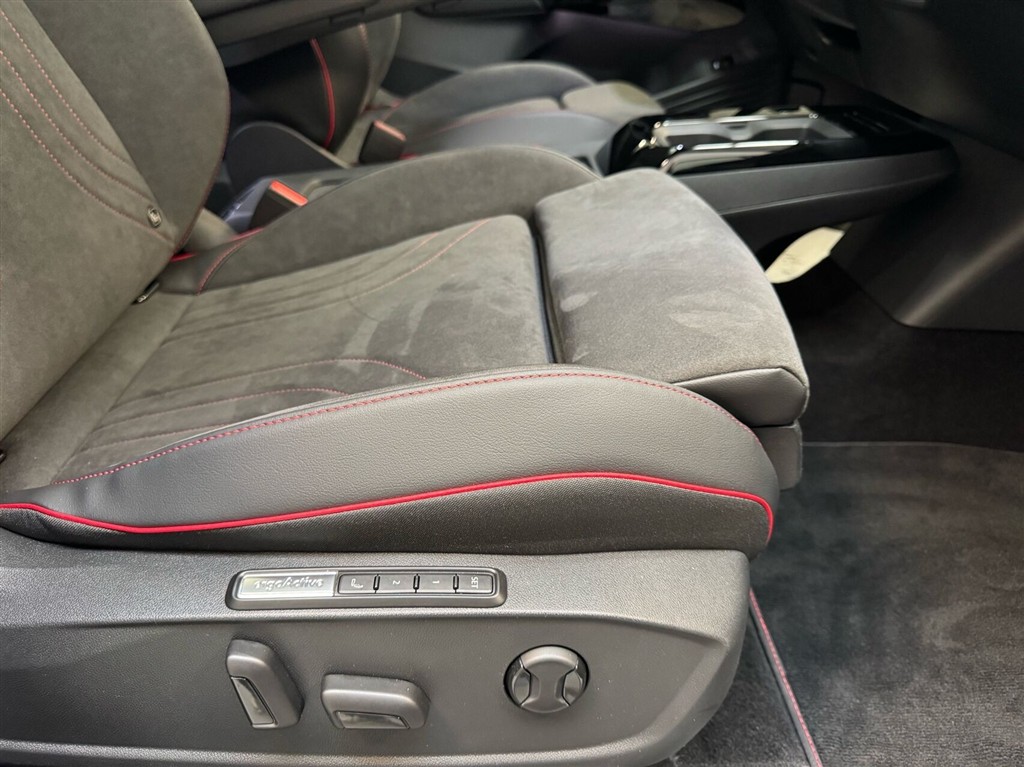 VW ID.4 EL GTX+ 4Motion 340HK 5d Aut. - Image 11