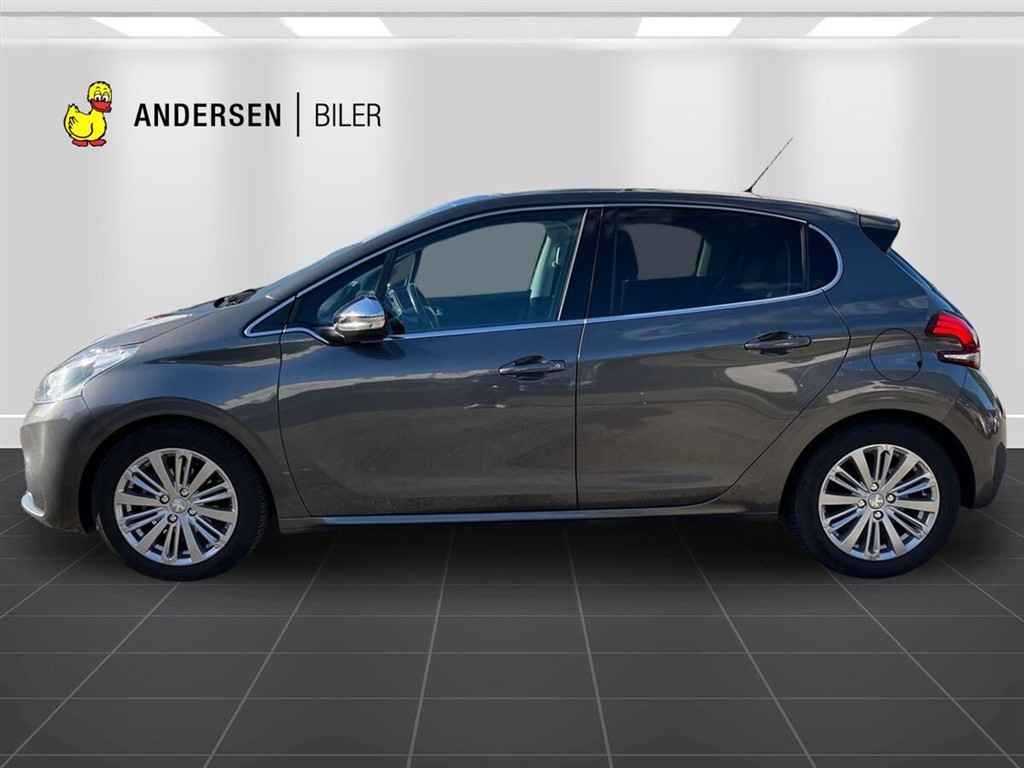 Peugeot 208 1,2 PureTech Exclusive Plus 82HK 5d - Image 2