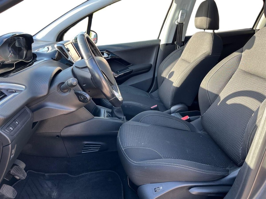 Peugeot 208 1,2 PureTech Exclusive Plus 82HK 5d - Image 10