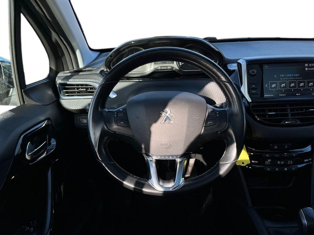 Peugeot 208 1,2 PureTech Exclusive Plus 82HK 5d - Image 17