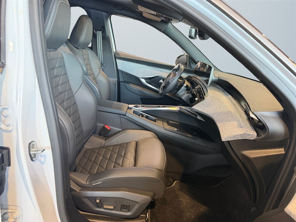 Peugeot e-5008 EL GT Pack 210HK 5d Aut. - Image 15