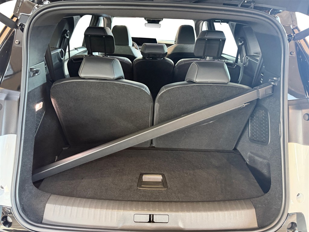Peugeot e-5008 EL GT Pack 210HK 5d Aut. - Image 16
