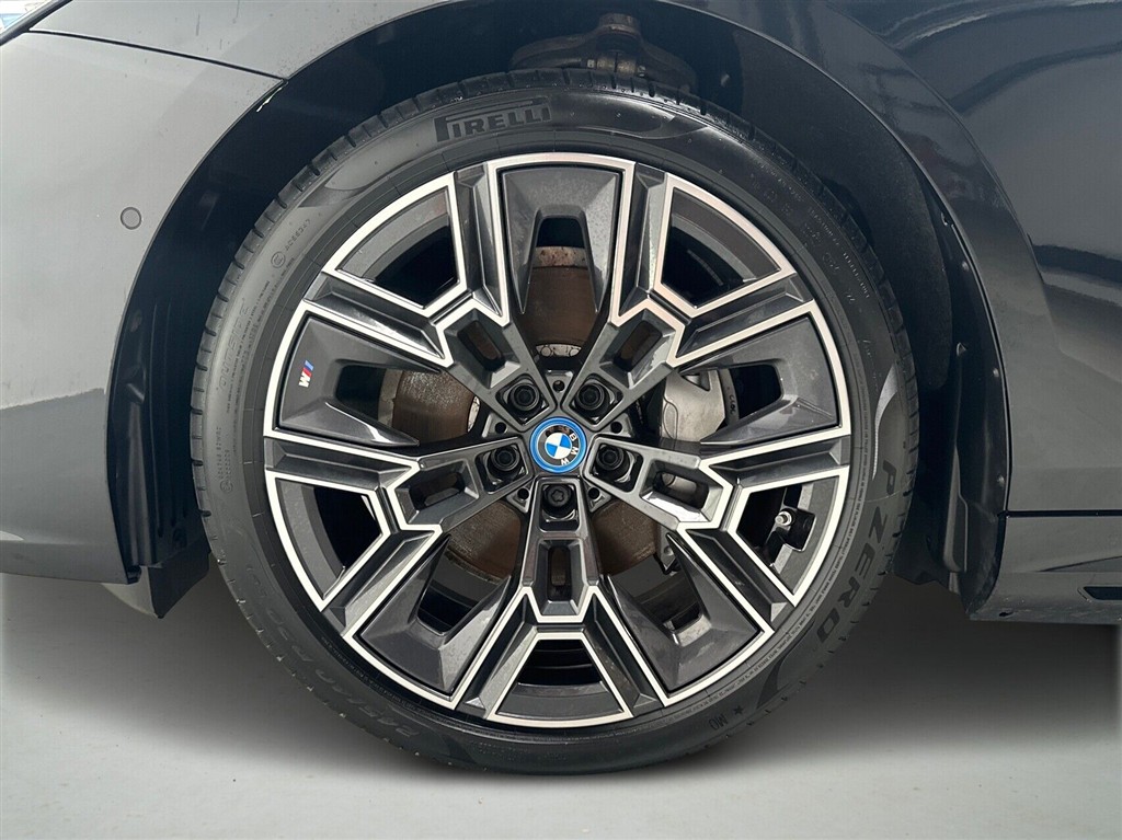 BMW i5 eDrive40 Touring EL M-Sport 340HK Stc Aut. - Image 9