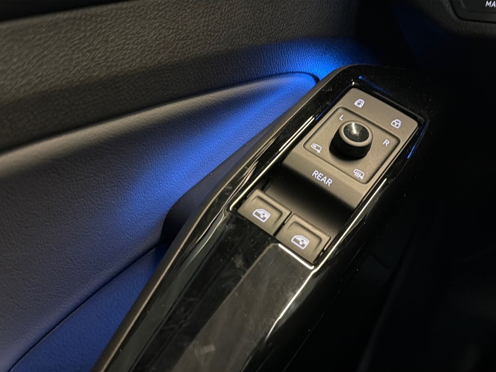 VW ID.4 EL Pro Performance 204HK 5d Aut. - Image 17