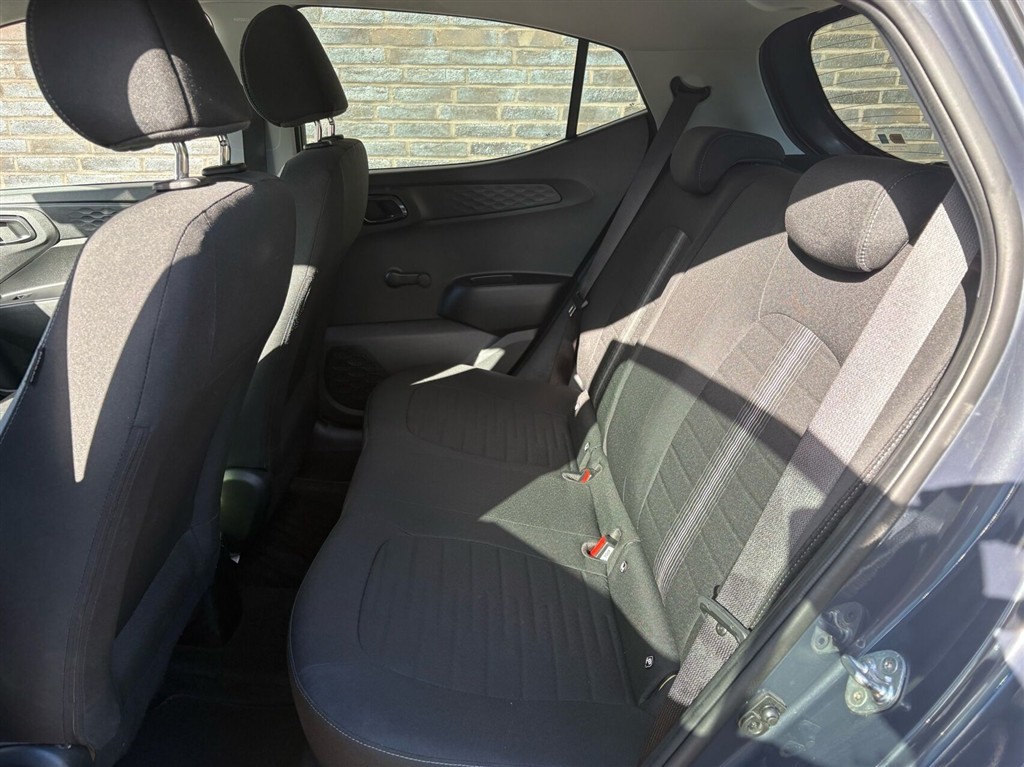 Hyundai i10 1,0 Advanced 67HK 5d - Image 13