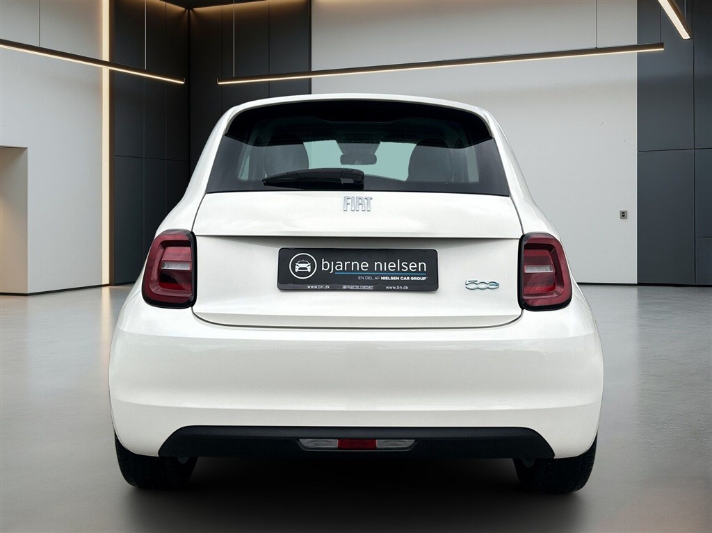 Fiat 500e 3+1 EL Icon 118HK 4d Aut. - Image 3