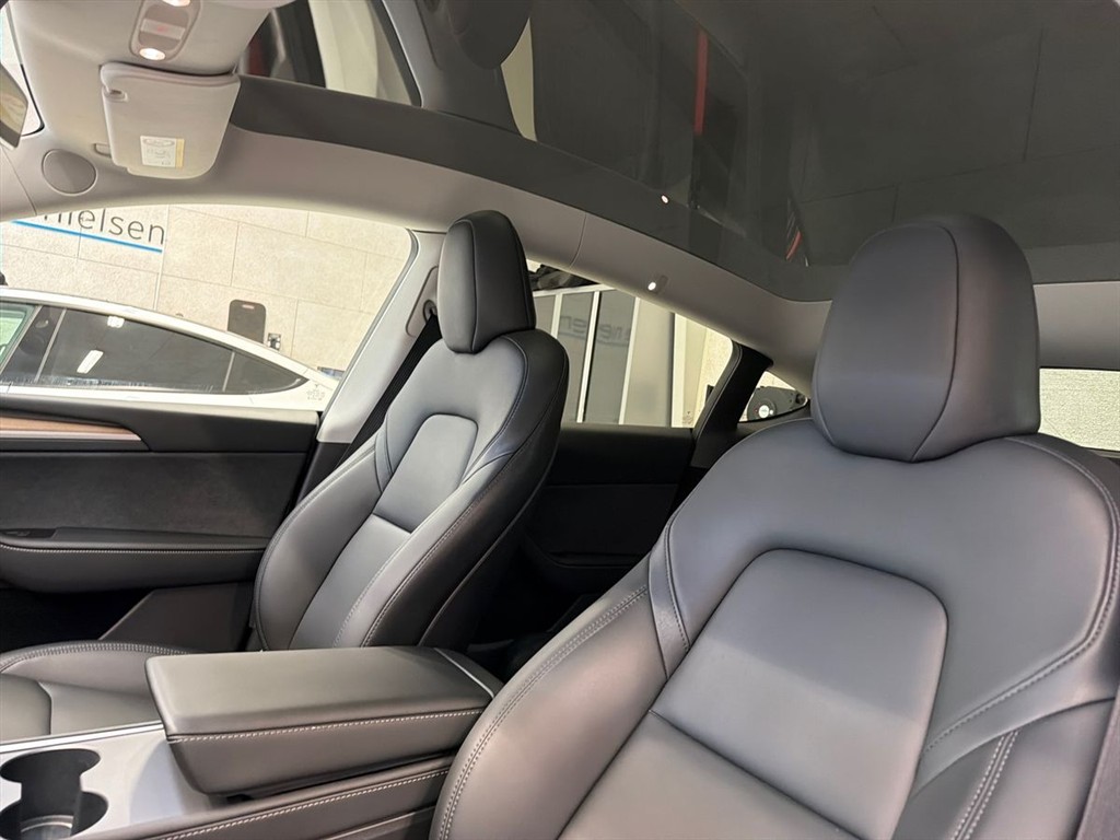 Tesla Model Y EL Performance AWD 534HK 5d Aut. - Image 14