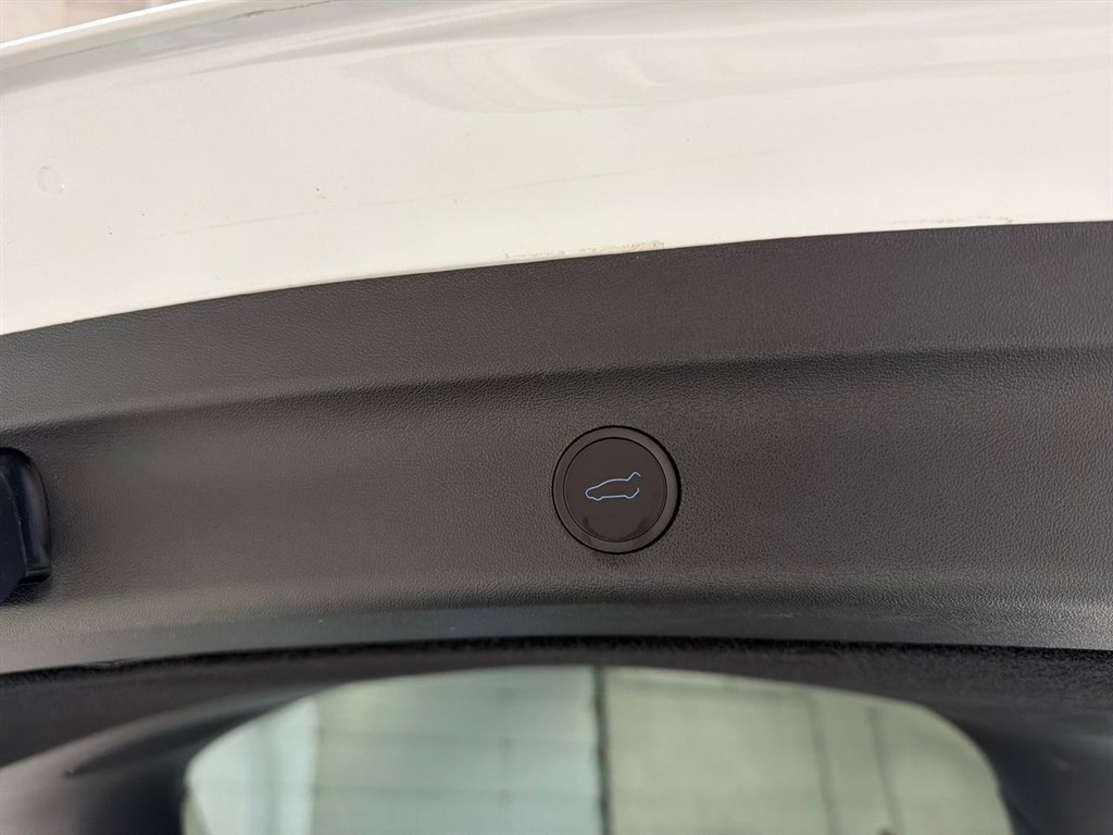 Tesla Model Y EL Performance AWD 534HK 5d Aut. - Image 17