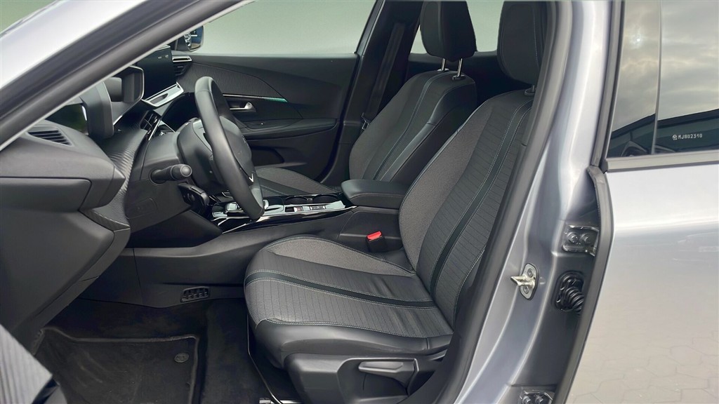 Peugeot e-2008 EL Allure 136HK 5d Aut. - Image 6