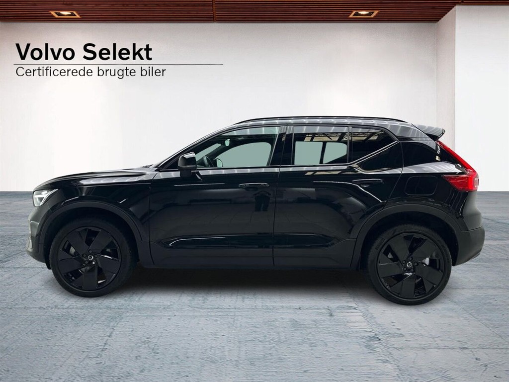 Volvo EX40 Single Motor Extended Range Black Edition 252HK 5d Aut. - Image 3
