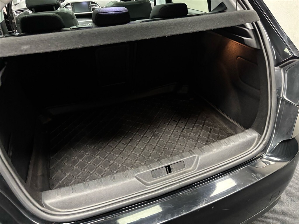 Peugeot 308 1,6 BlueHDi Allure+ 120HK 5d - Image 7