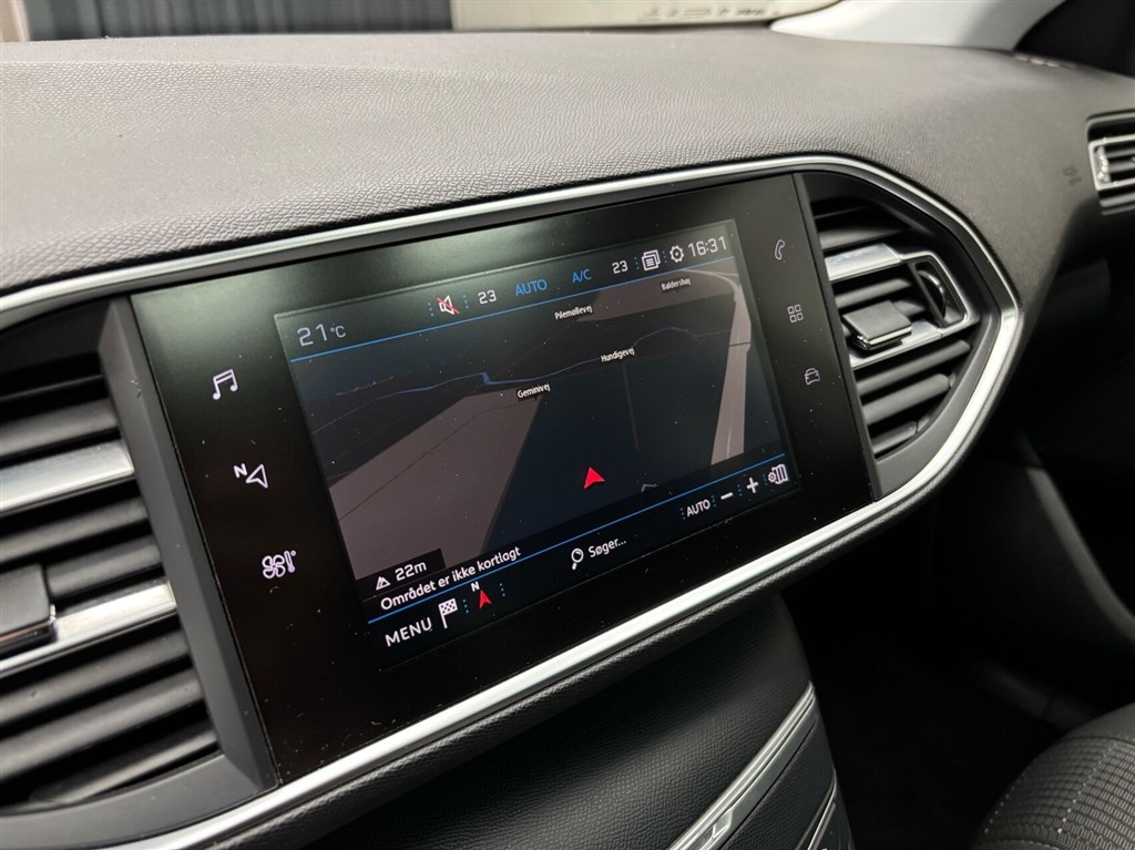 Peugeot 308 1,6 BlueHDi Allure+ 120HK 5d - Image 17