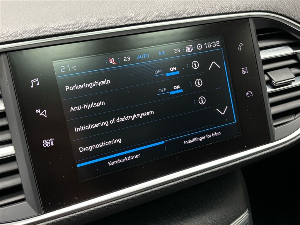 Peugeot 308 1,6 BlueHDi Allure+ 120HK 5d - Image 20