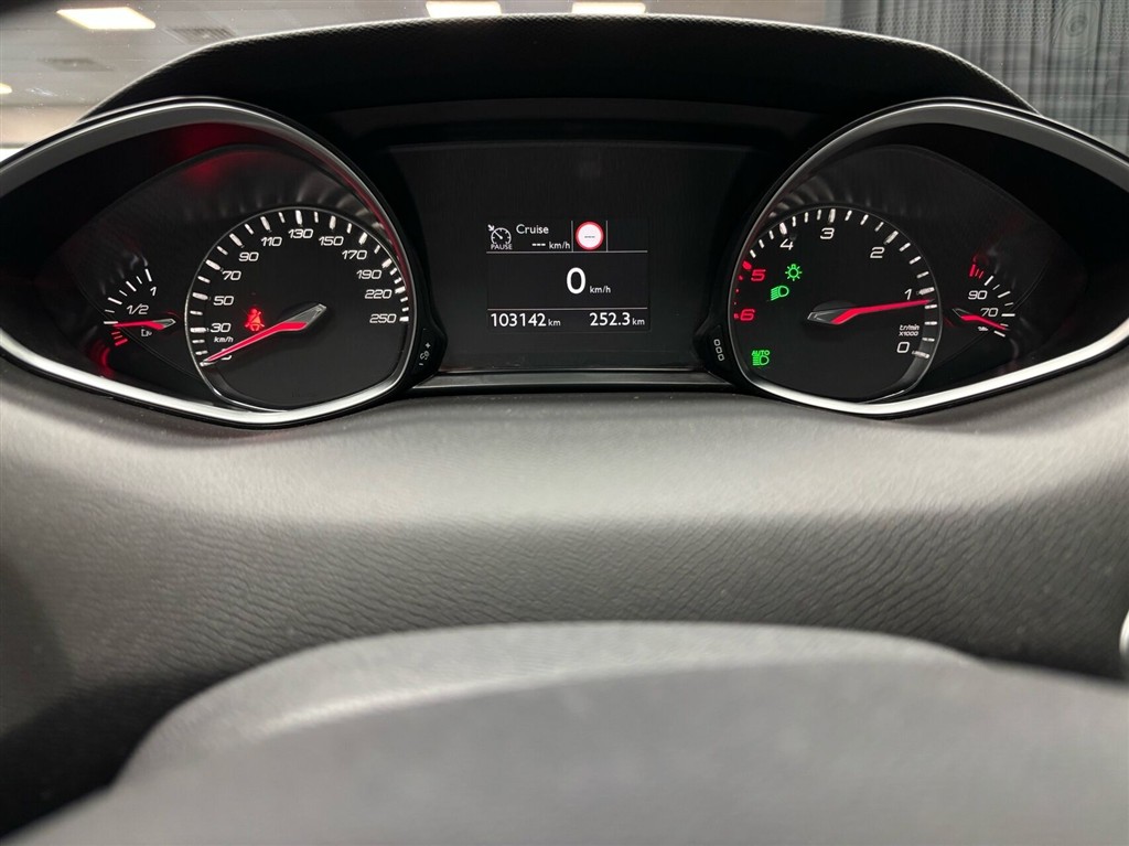 Peugeot 308 1,6 BlueHDi Allure+ 120HK 5d - Image 25