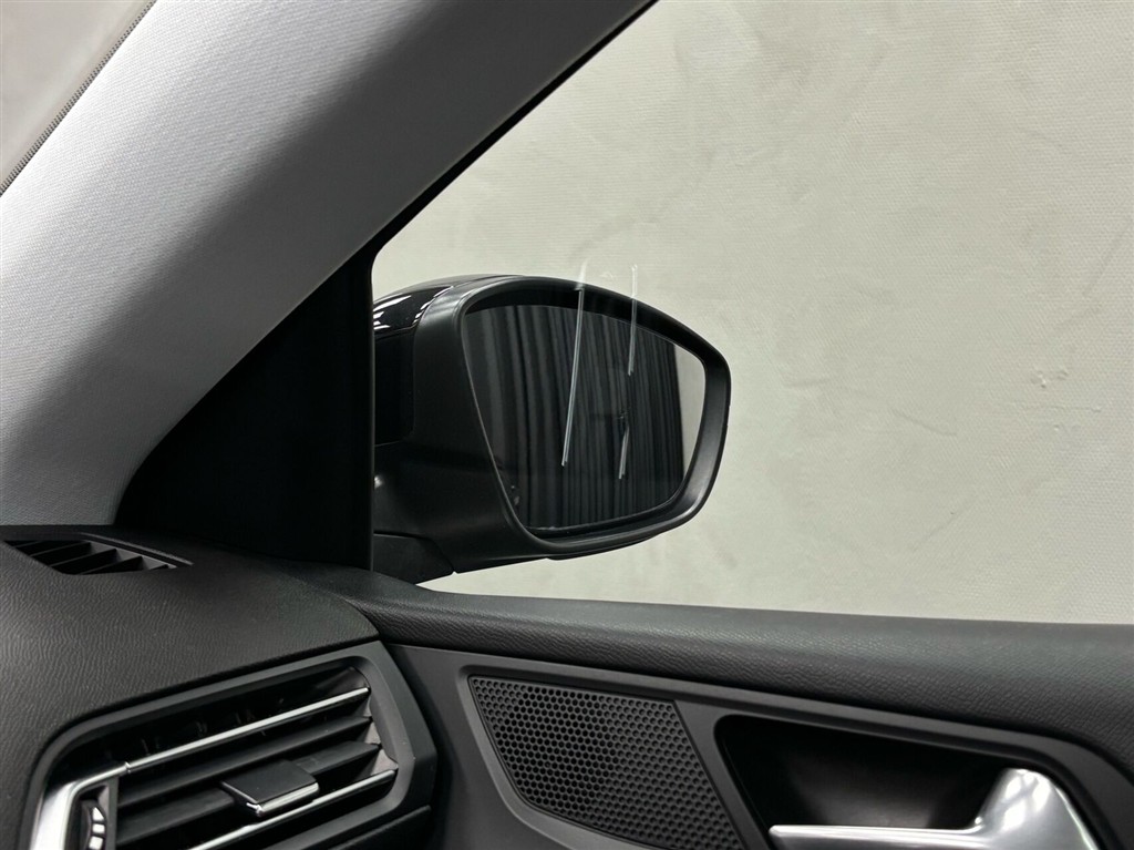 Peugeot 308 1,6 BlueHDi Allure+ 120HK 5d - Image 26