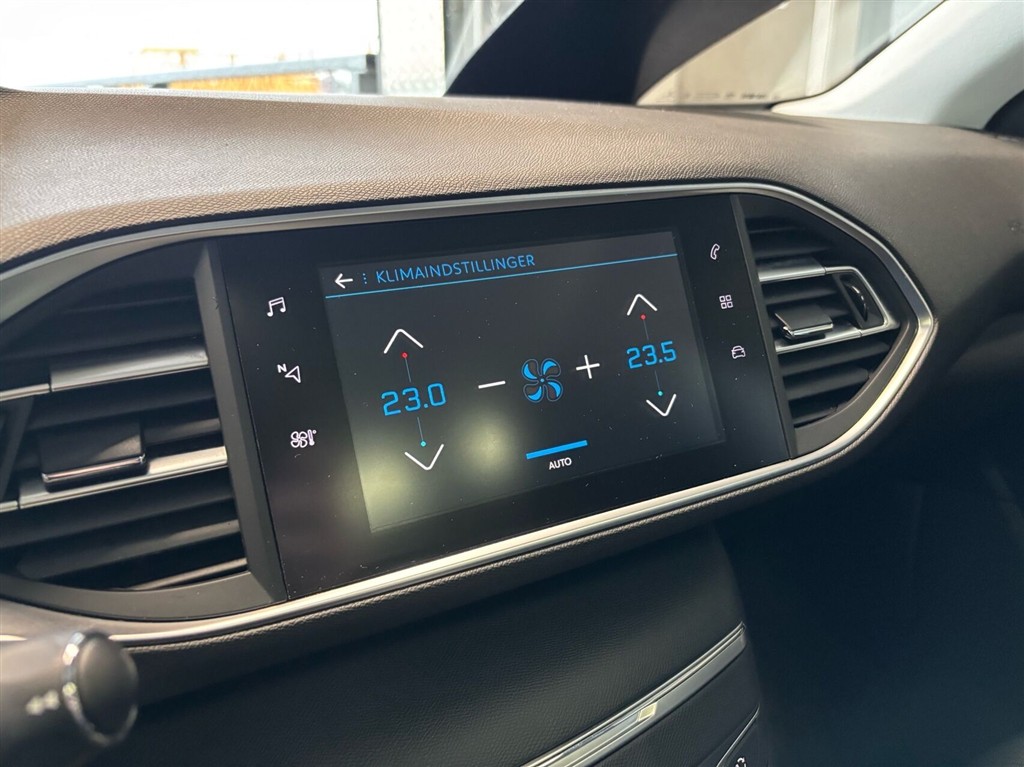 Peugeot 308 1,6 BlueHDi Allure+ 120HK 5d - Image 30