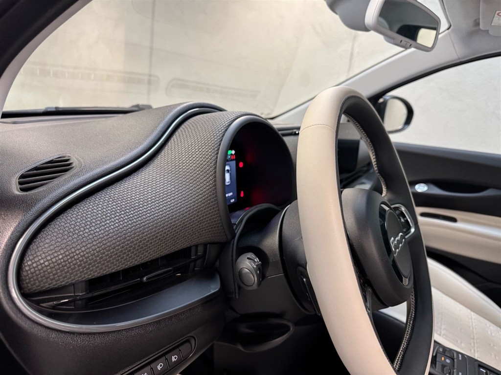 Fiat 500e EL La Prima By Bocelli 118HK 3d Aut. - Image 12