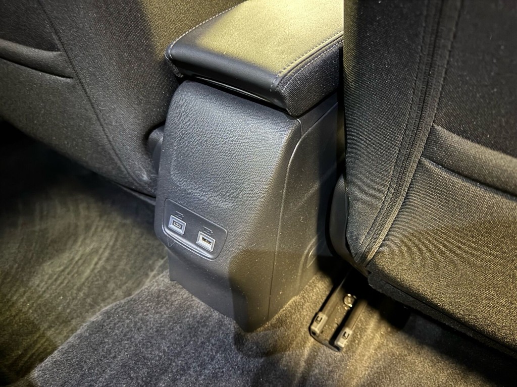 Peugeot e-2008 EL Allure 156HK 5d Aut. - Image 12