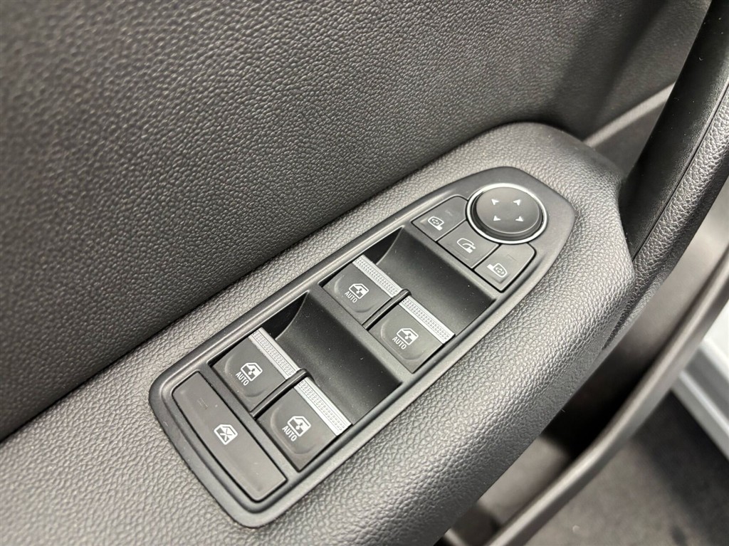 Renault Captur 1,6 E-TECH Plugin-hybrid Intens 160HK 5d Aut. - Image 12