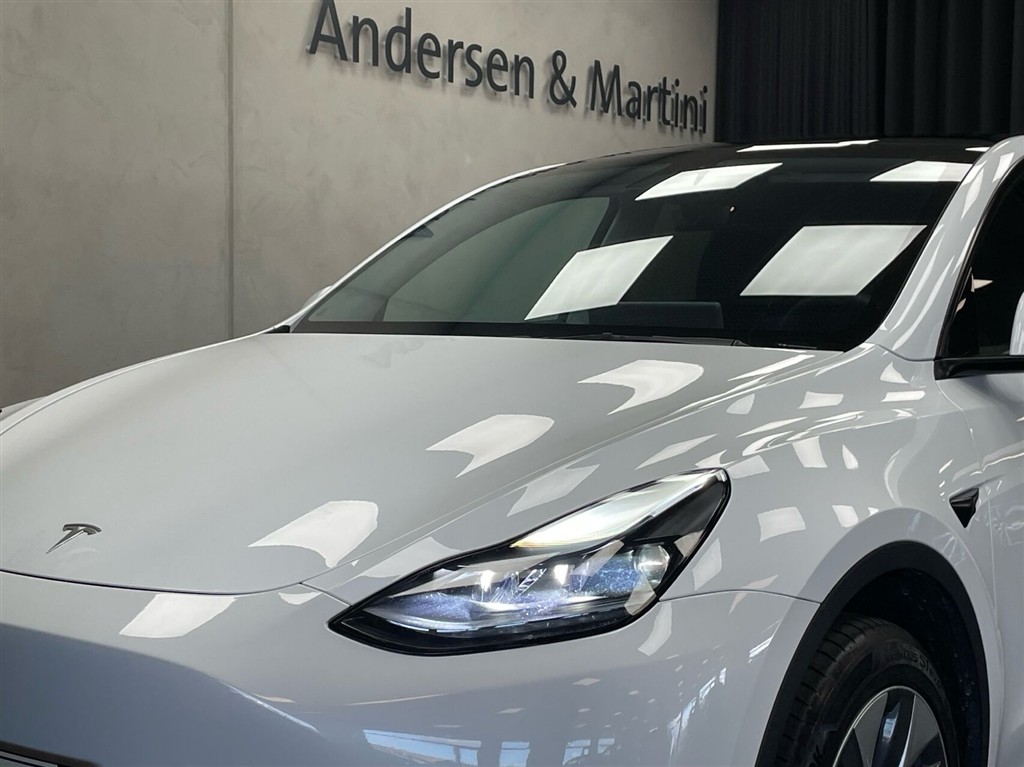Tesla Model Y EL RWD 299HK 5d Aut. - Image 2