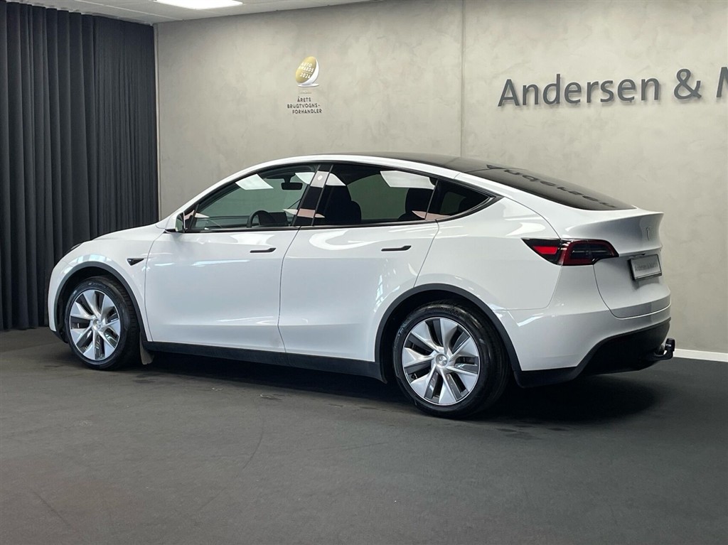 Tesla Model Y EL RWD 299HK 5d Aut. - Image 5