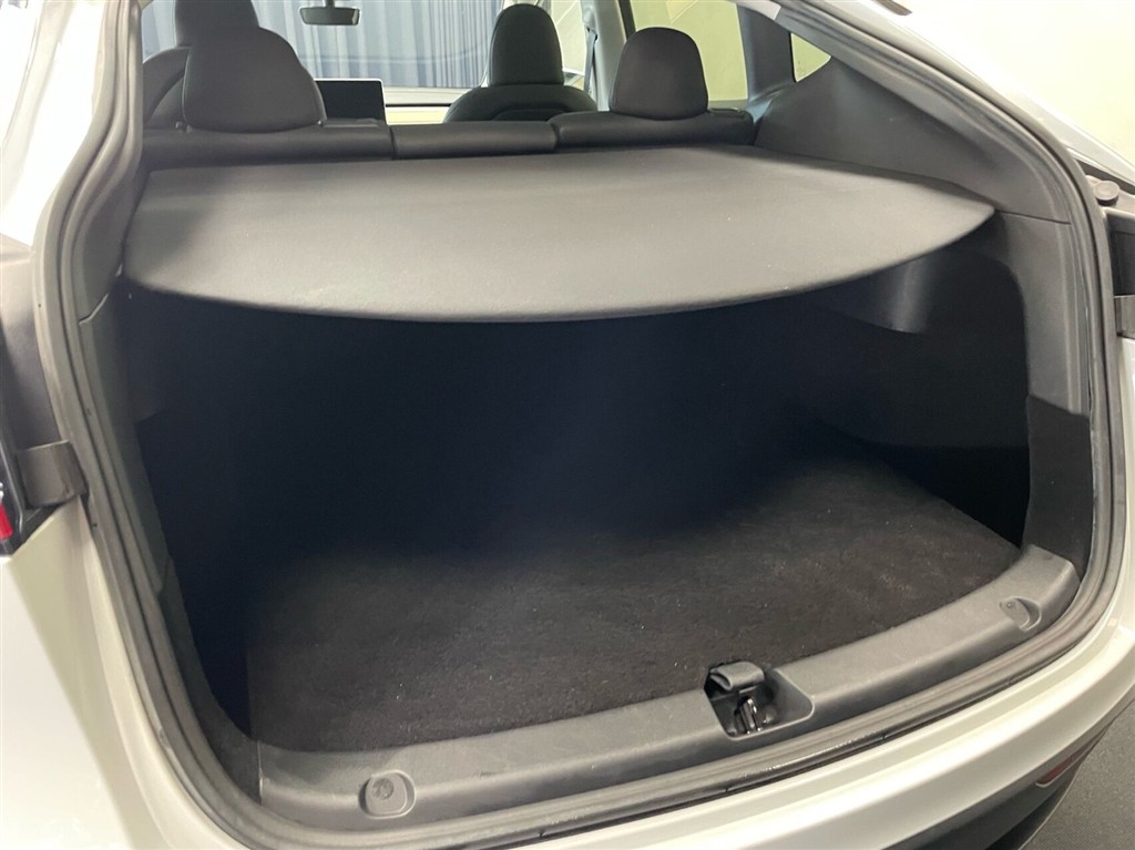 Tesla Model Y EL RWD 299HK 5d Aut. - Image 7