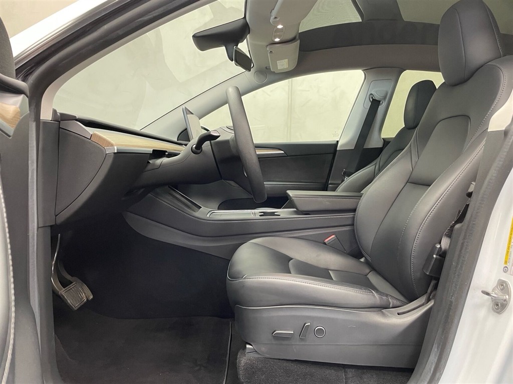 Tesla Model Y EL RWD 299HK 5d Aut. - Image 9