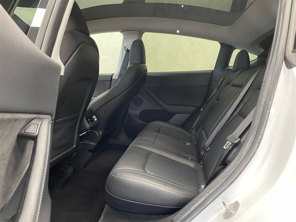 Tesla Model Y EL RWD 299HK 5d Aut. - Image 10