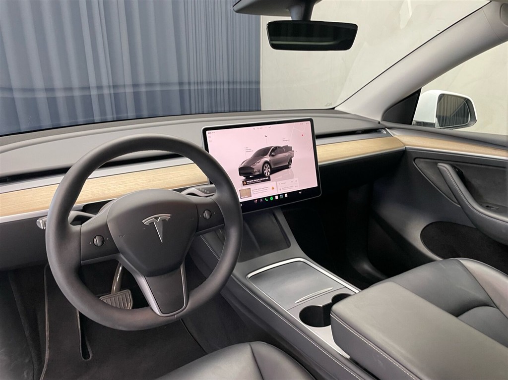 Tesla Model Y EL RWD 299HK 5d Aut. - Image 11