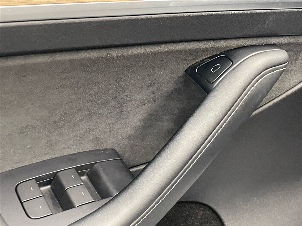 Tesla Model Y EL RWD 299HK 5d Aut. - Image 12