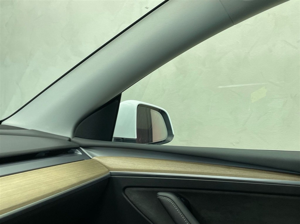 Tesla Model Y EL RWD 299HK 5d Aut. - Image 19